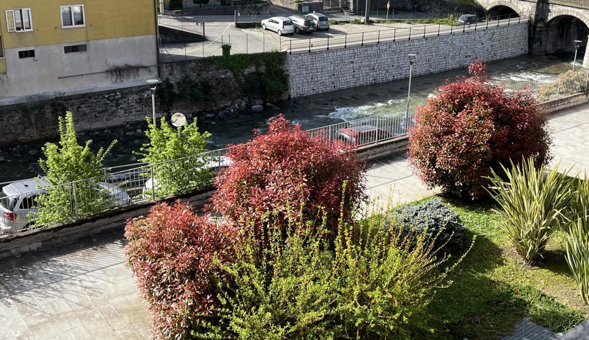 Lake And River Feelings - Dervio Apartment Dış mekan fotoğraf